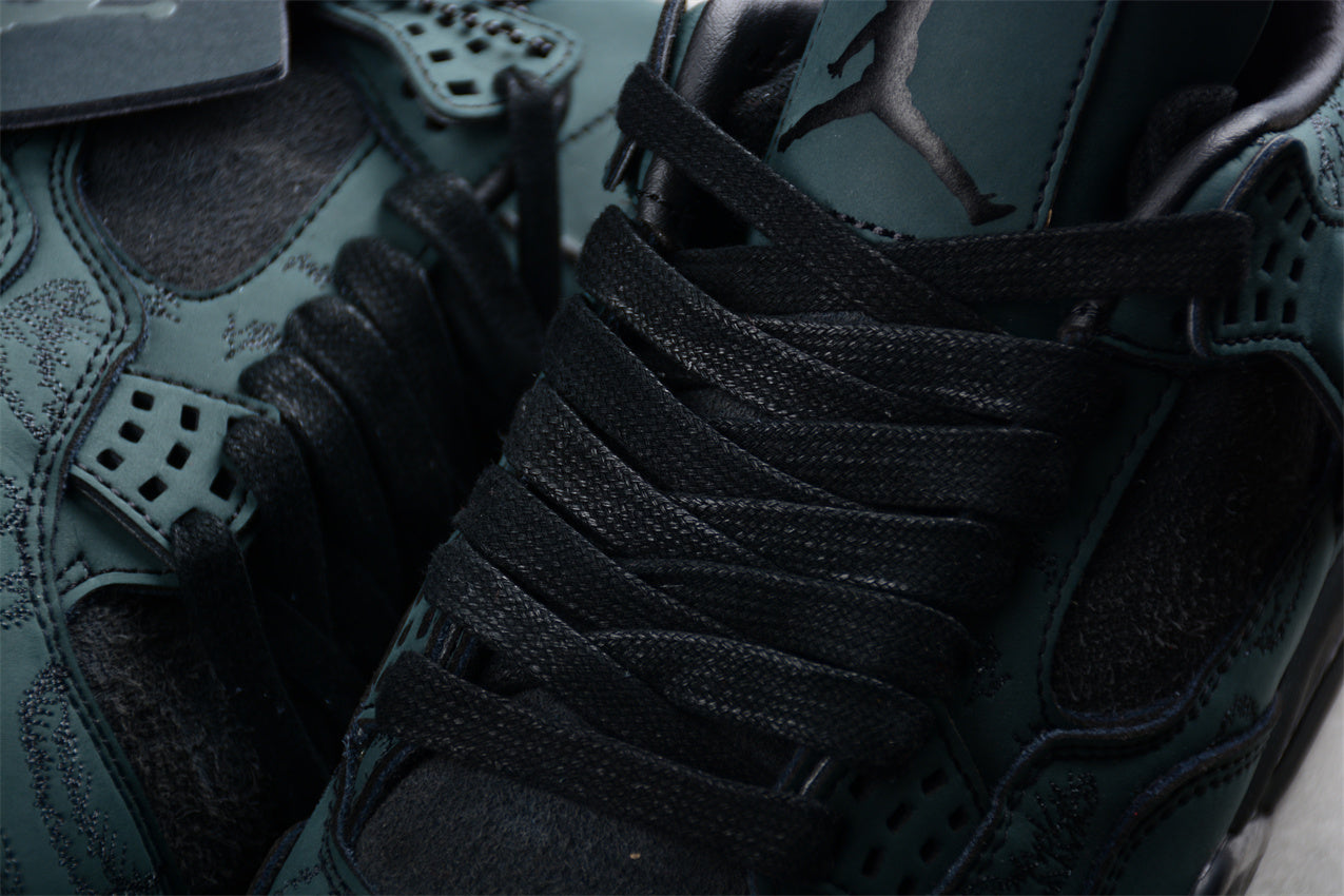 Nike Air Jordan 4 Retro "KAWS Black"