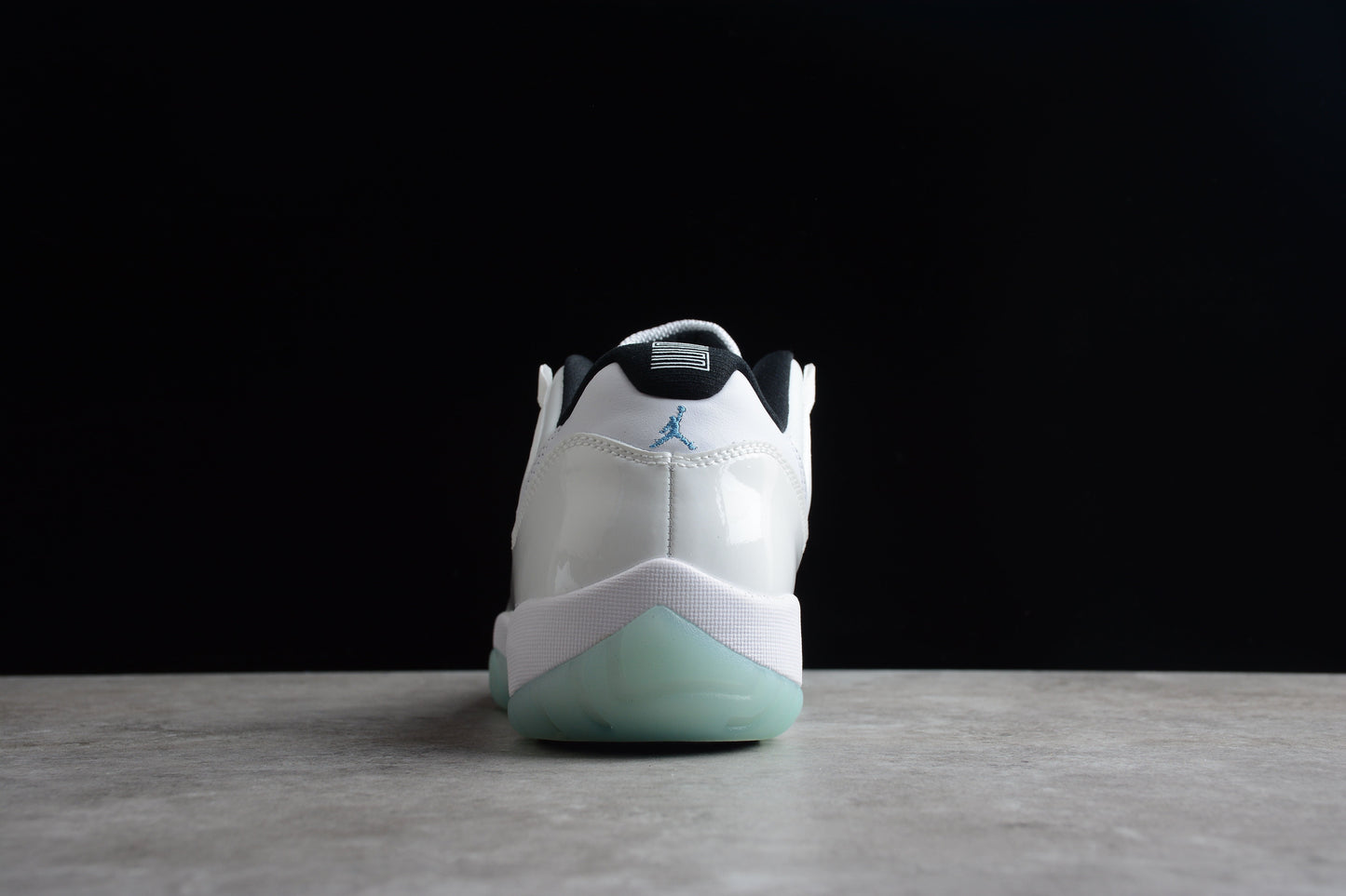 Air Jordan Retro 11 Low “Legend Blue”AV2187-117