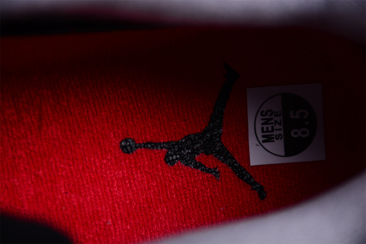 Air Jordan 4 Retro "Toro Bravo"