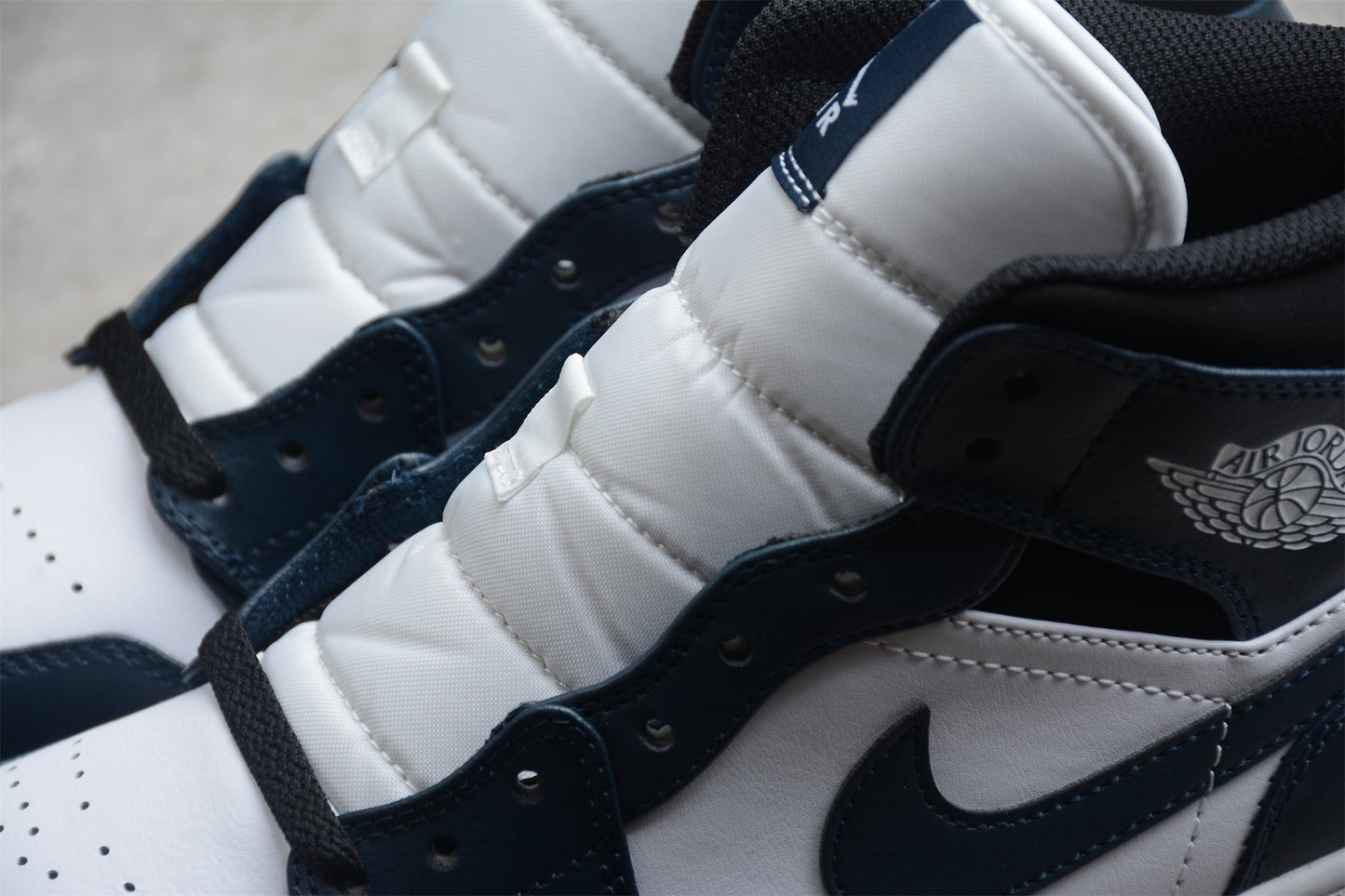 Nike Air Jordan 1 Mid "Armory Navy/White"
