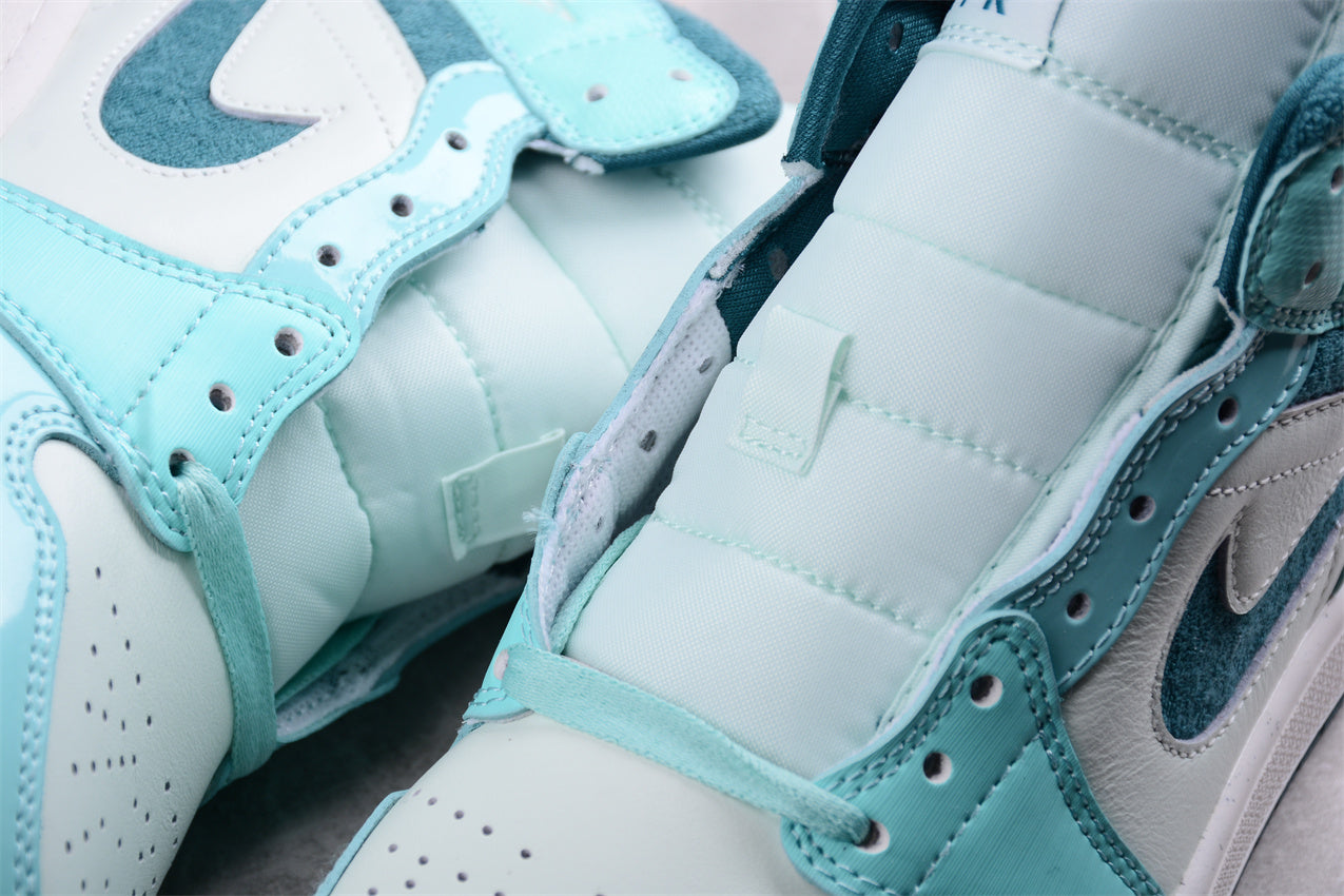 Air Jordan 1 Mid SE "Bleached Turquoise"