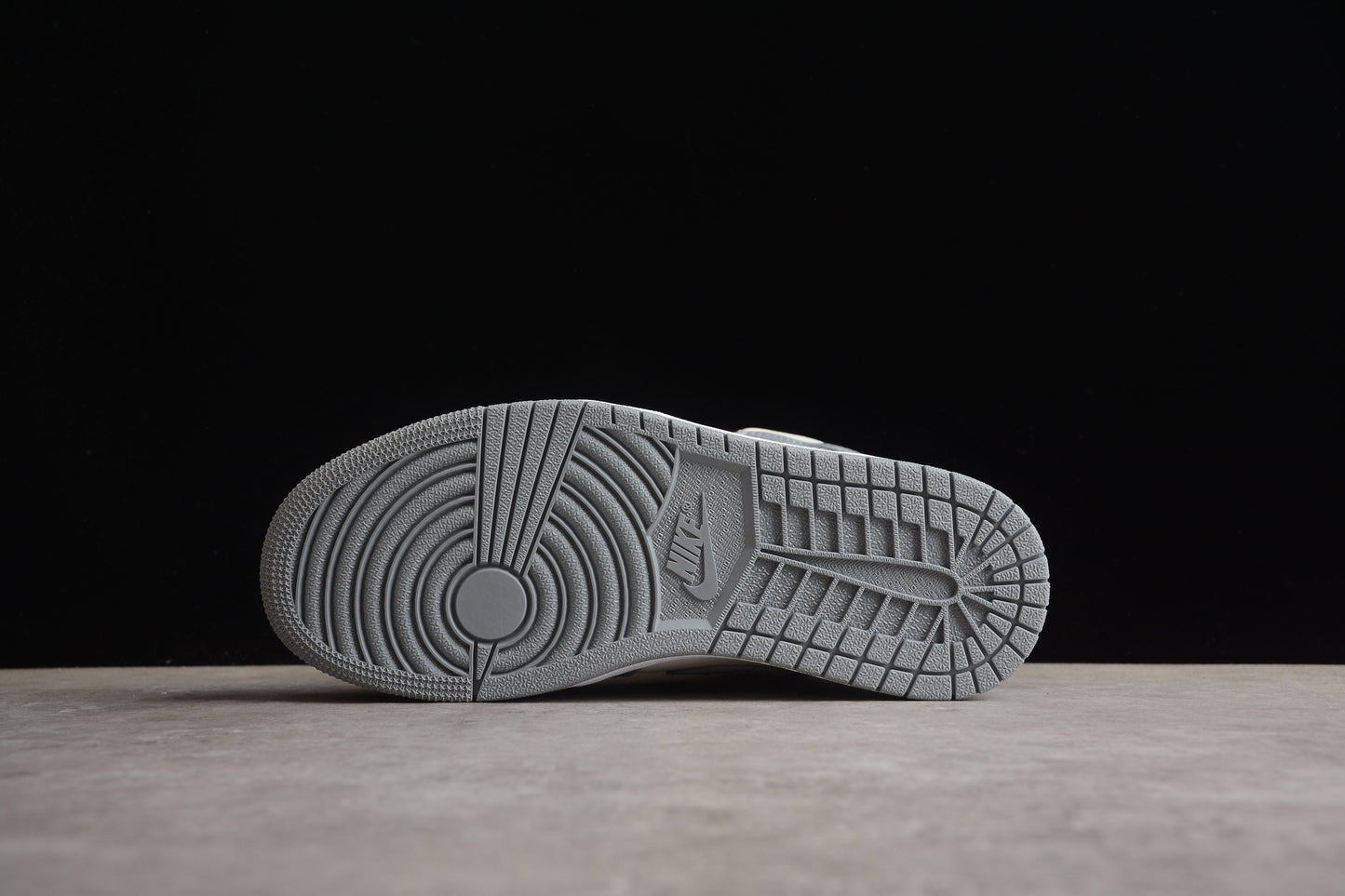 Air Jordan 1 Mid "Stealth Grey"