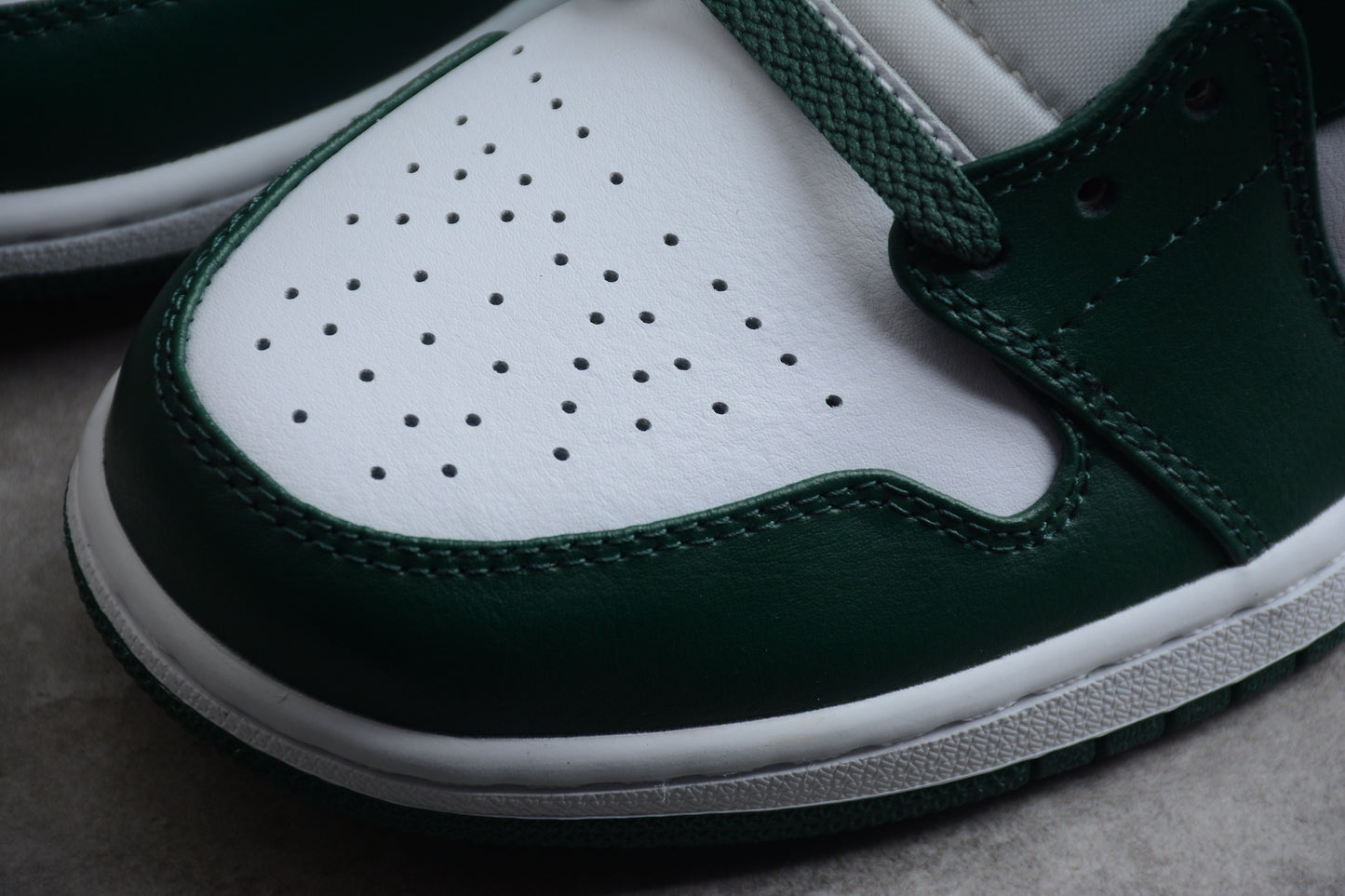 Nike Air Jordan 1 Mid "Sonics"