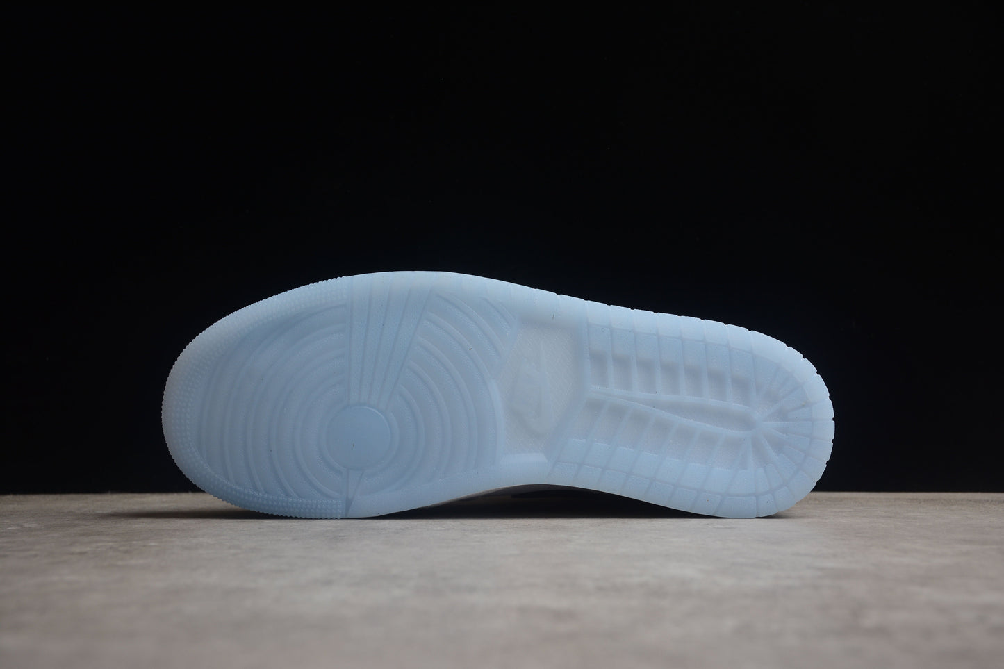 Nike Air Jordan 1 Mid SE "White Ice Blue Black UNC" GS
