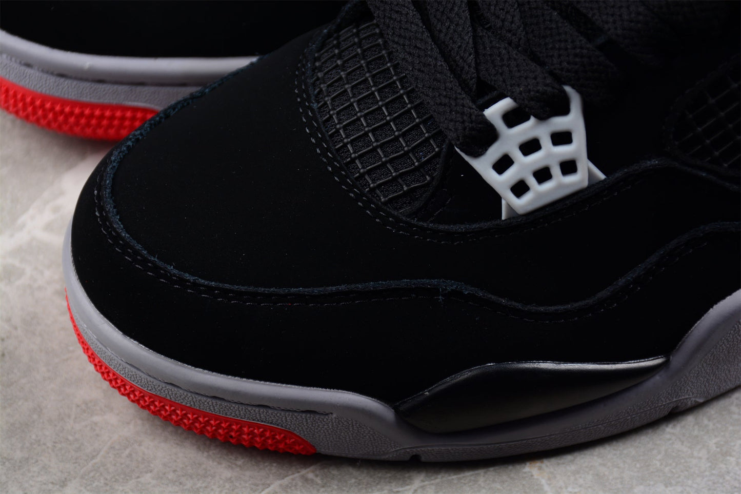 Air Jordan 4 "Bred"