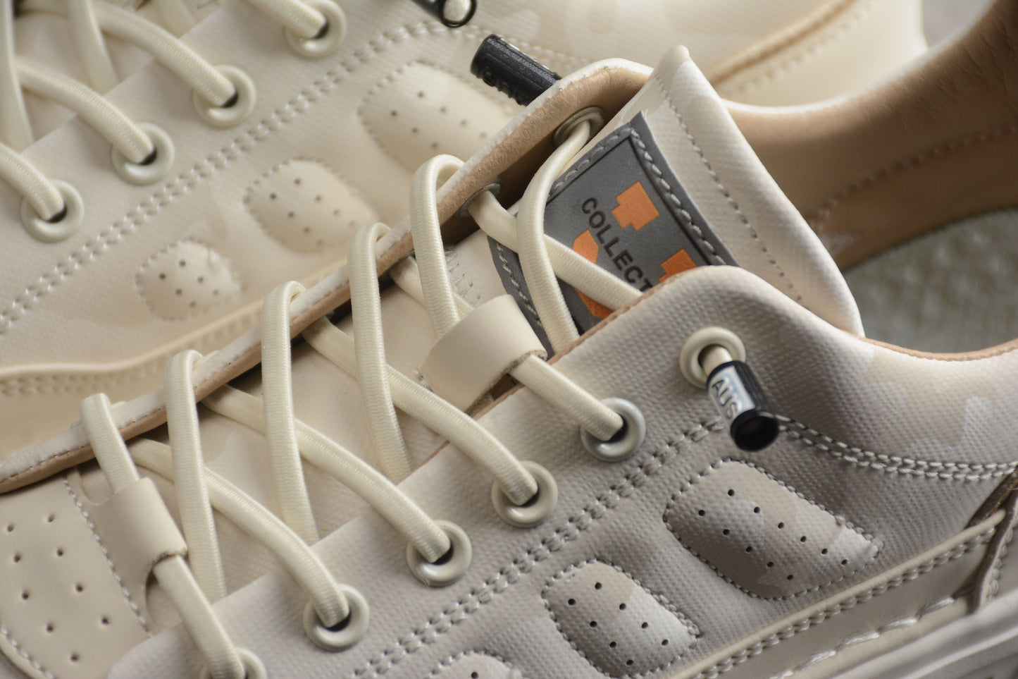 Gucci Cream Beige Leather Low-Top Sneakers