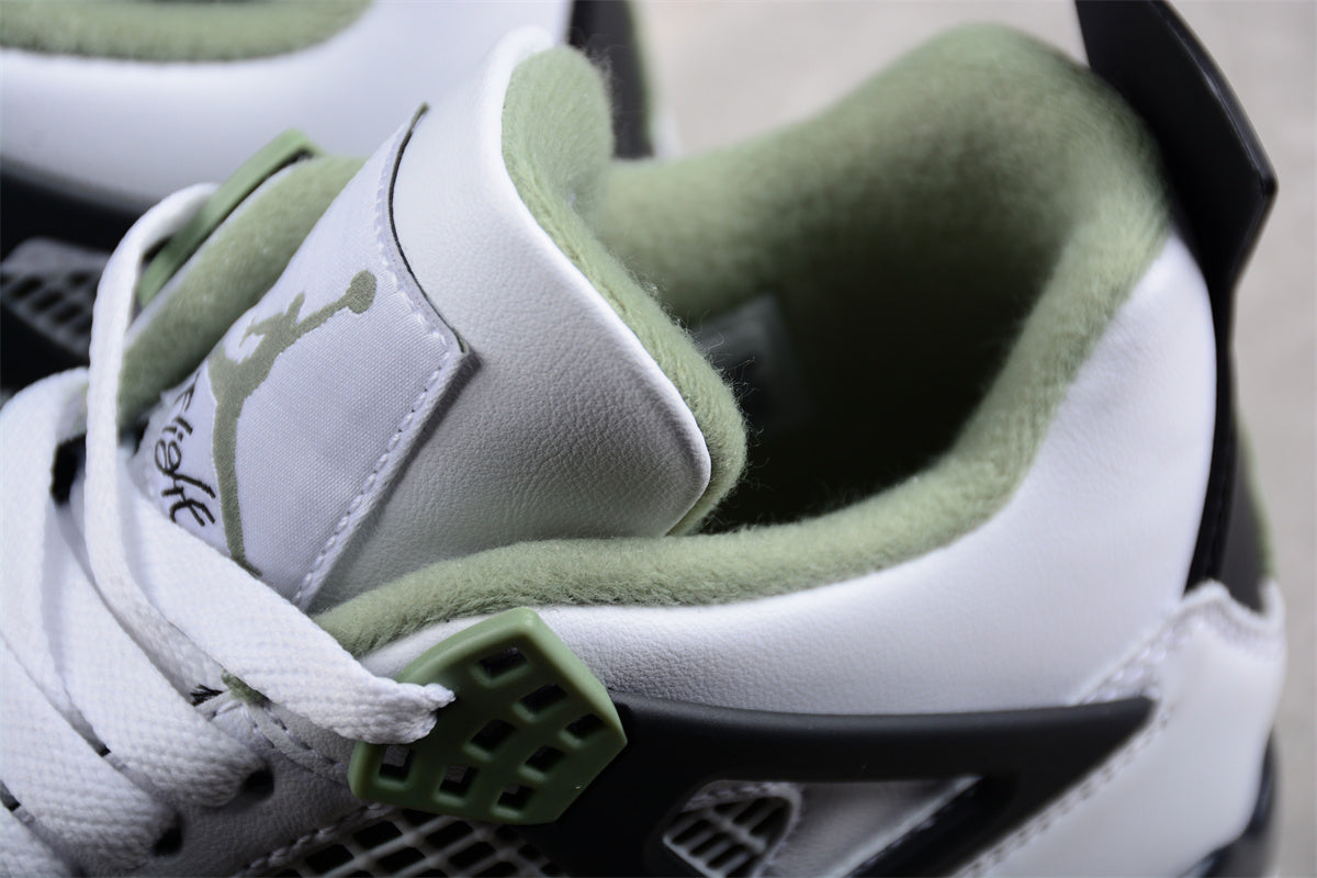Air Jordan 4 Retro "Seafoam"