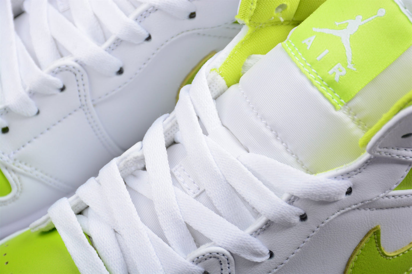 Air Jordan 1 Mid "White Lime"