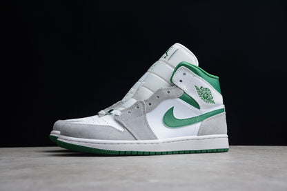 Air Jordan 1 Mid SE Pine Green Light Smoke Grey Sneaker