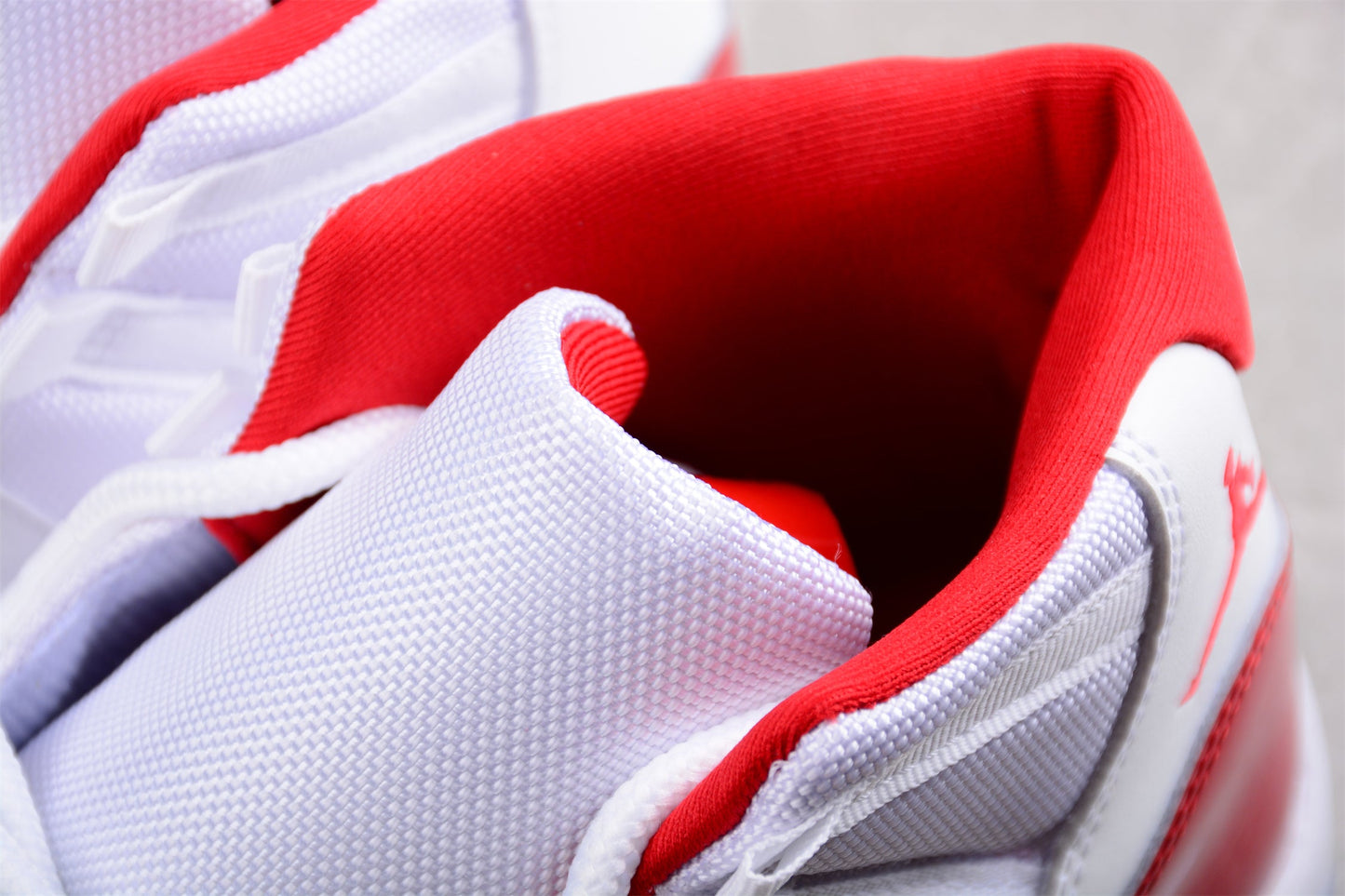 Air Jordan 11 "Cherry"