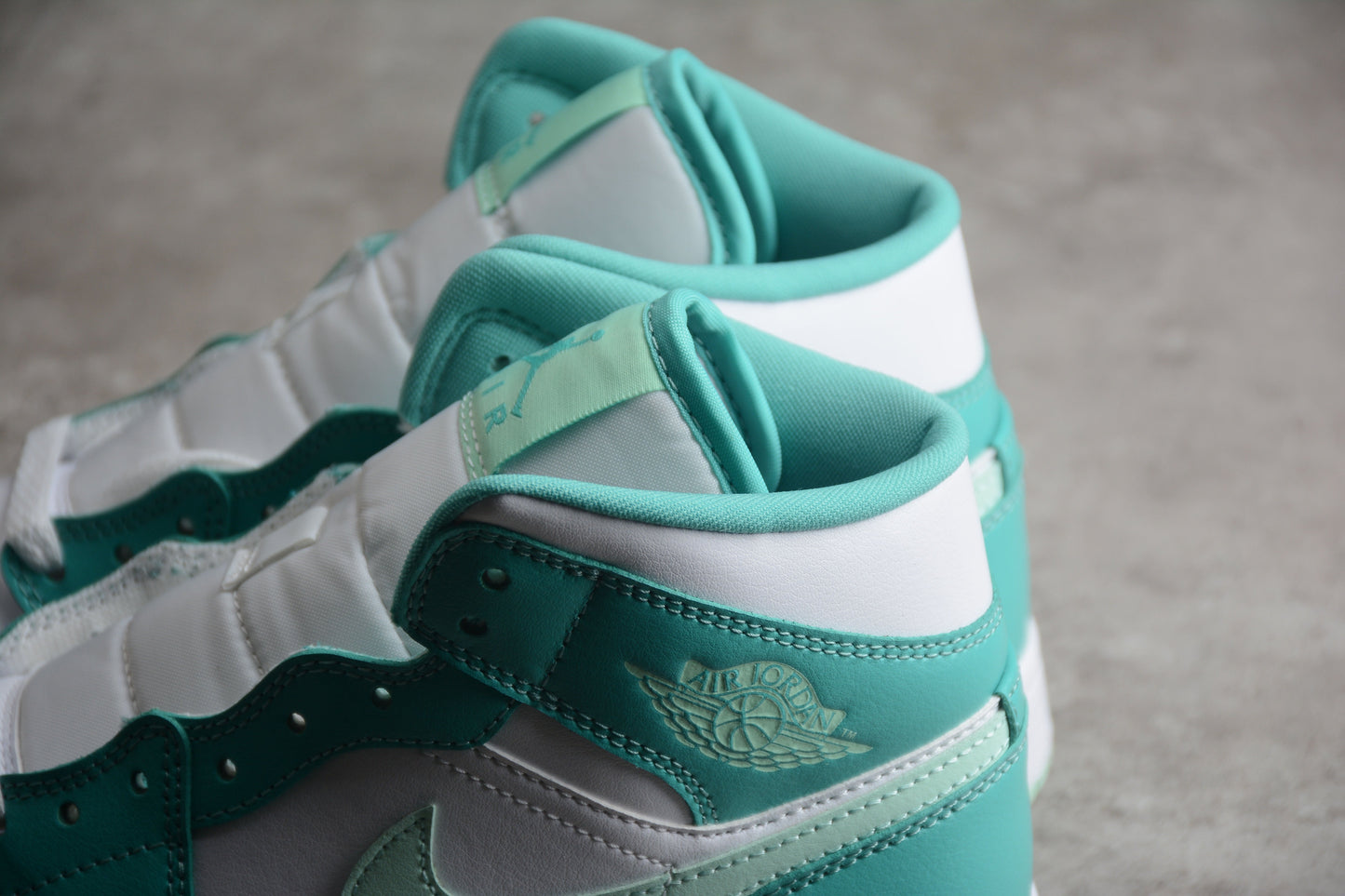 Nike Air Jordan 1 Mid "Washed Teal"