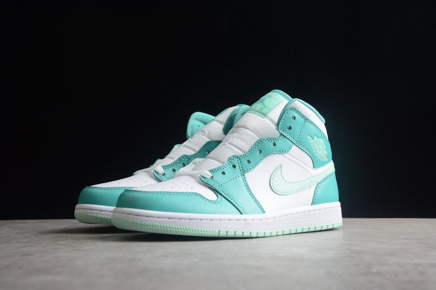 Nike Air Jordan 1 Mid "Washed Teal"