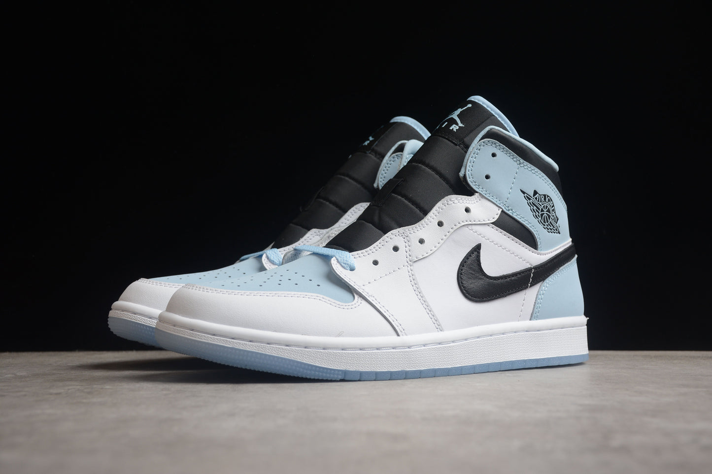 Nike Air Jordan 1 Mid SE "White Ice Blue Black UNC" GS