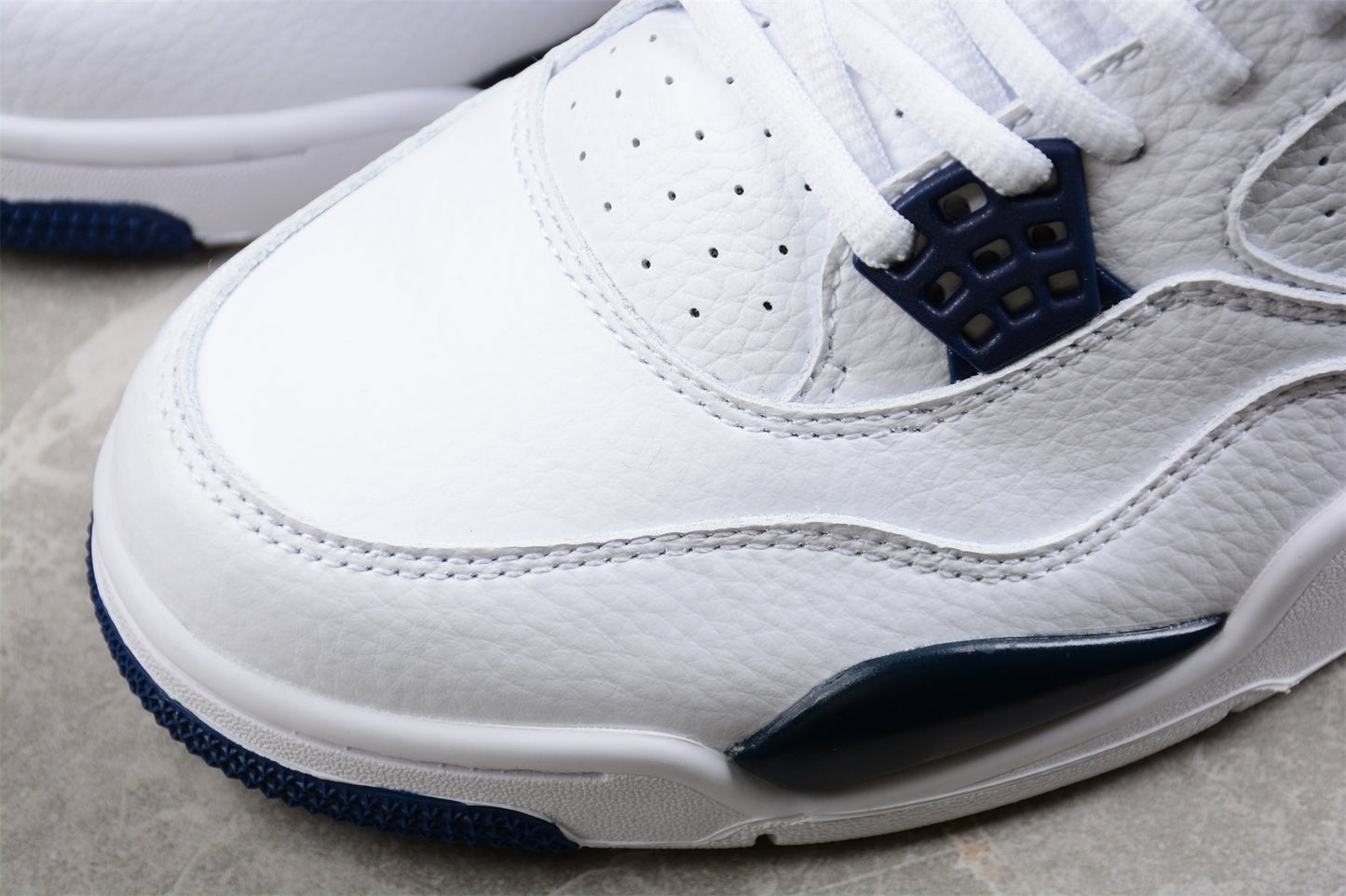 Air Jordan 4 "Columbia"