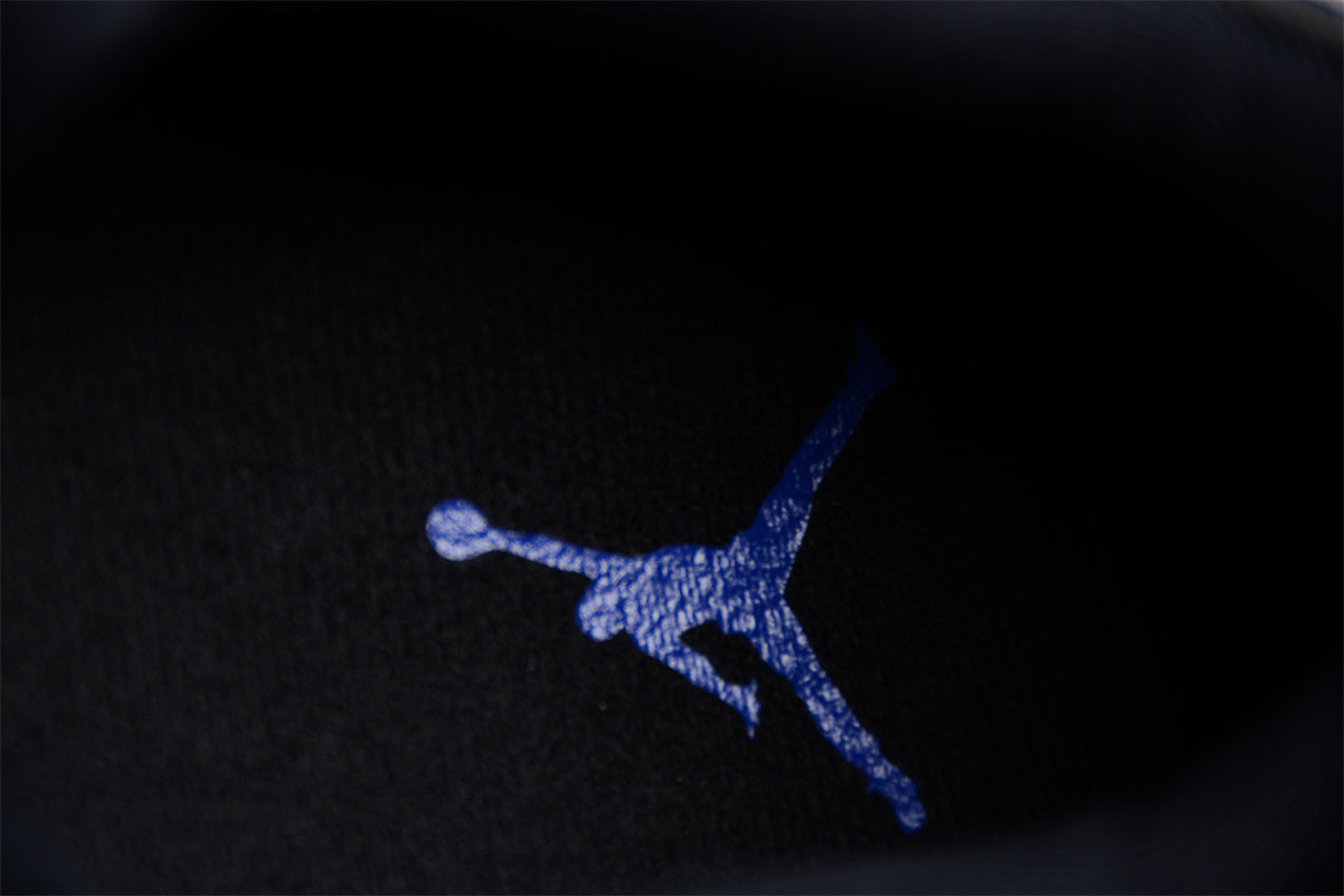 Air Jordan 11 Low "Space Jam"