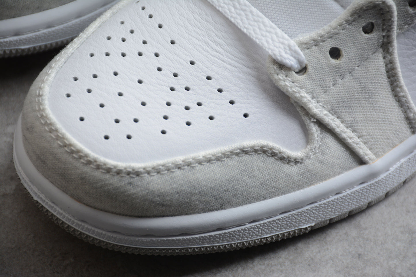 Air Jordan 1 Mid SE "Light Iron Ore"