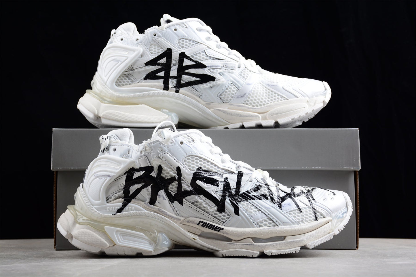 Balenciaga Runner Graffiti White