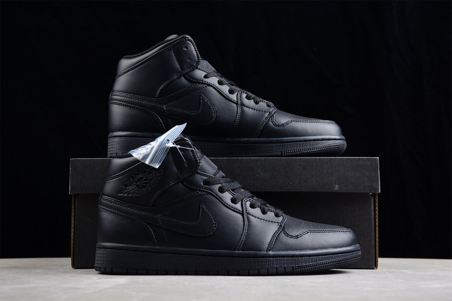 Air Jordan 1 Mid Premium – Triple Black