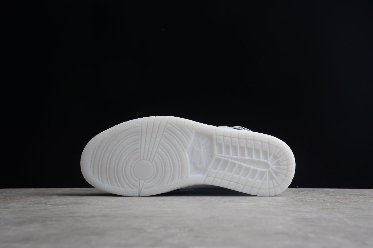 Air Jordan 1 Mid "Diamond Shorts"