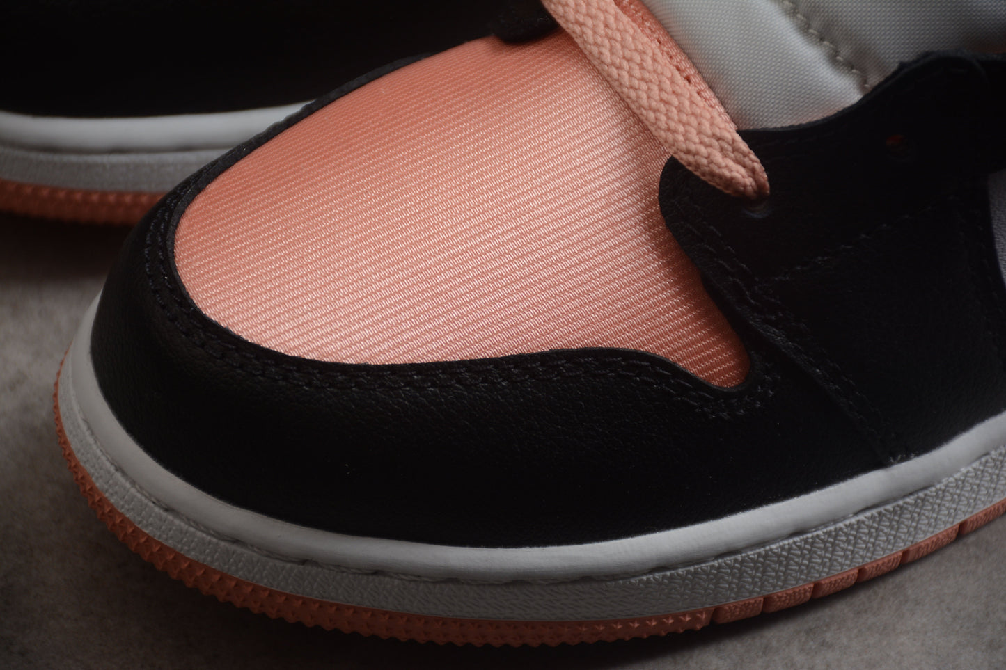 Air Jordan 1 Mid "Light Madder Root" (GS)