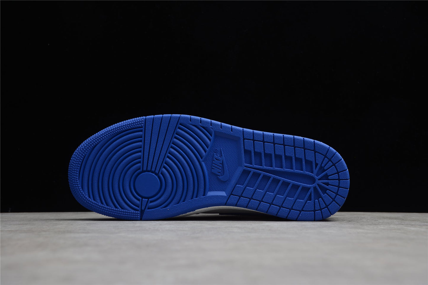 Nike Air Jordan 1 Mid 'Kentucky Blue'