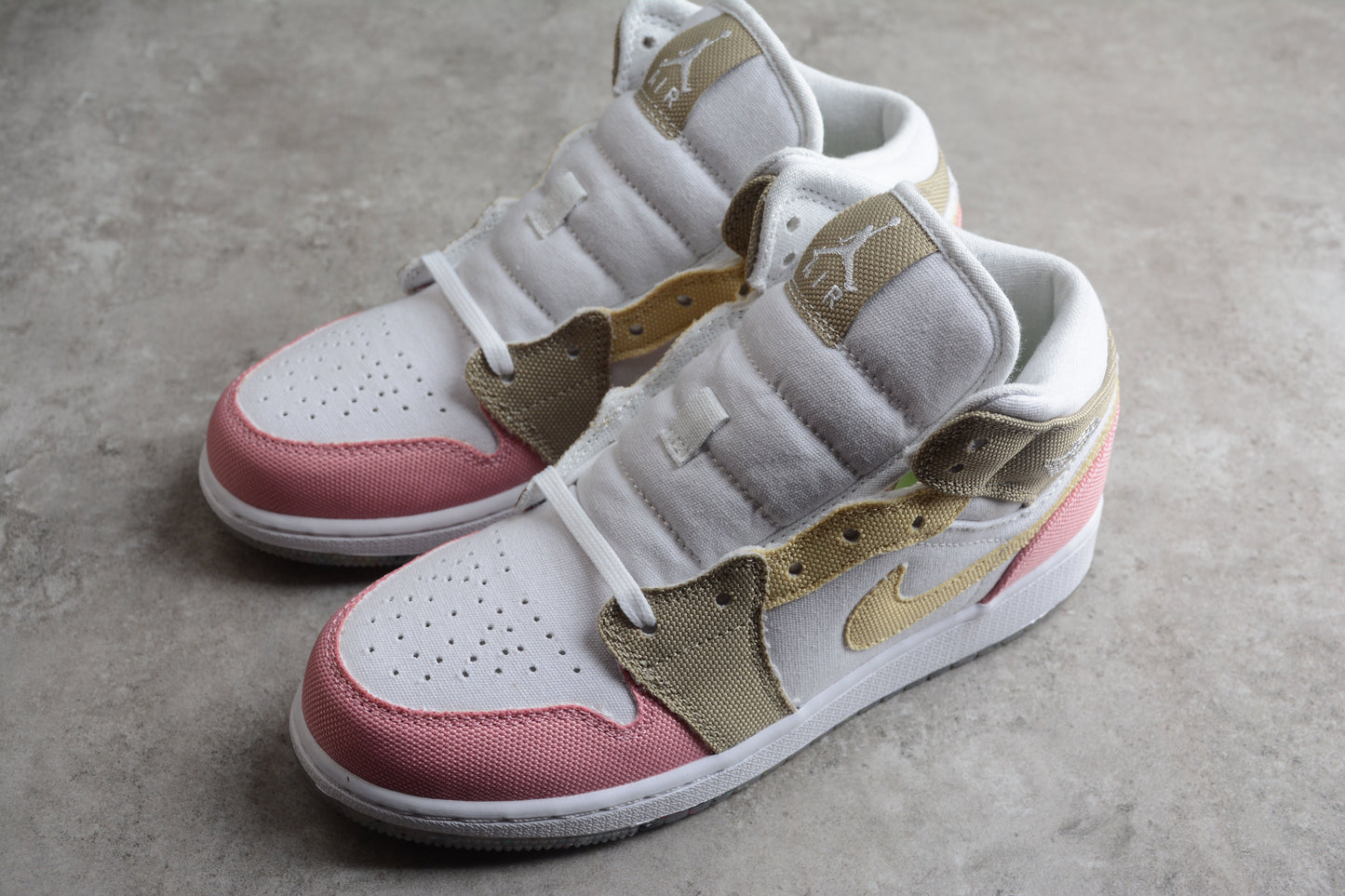 Nike Air Jordan 1 Mid SE White/Vivid Green