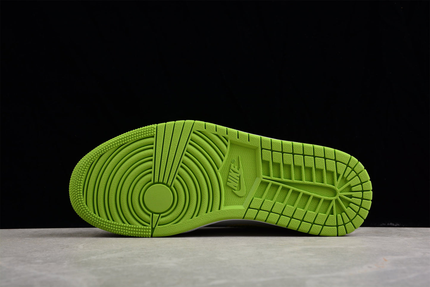 Nike Air Jordan 1 Mid SE "Green Python"