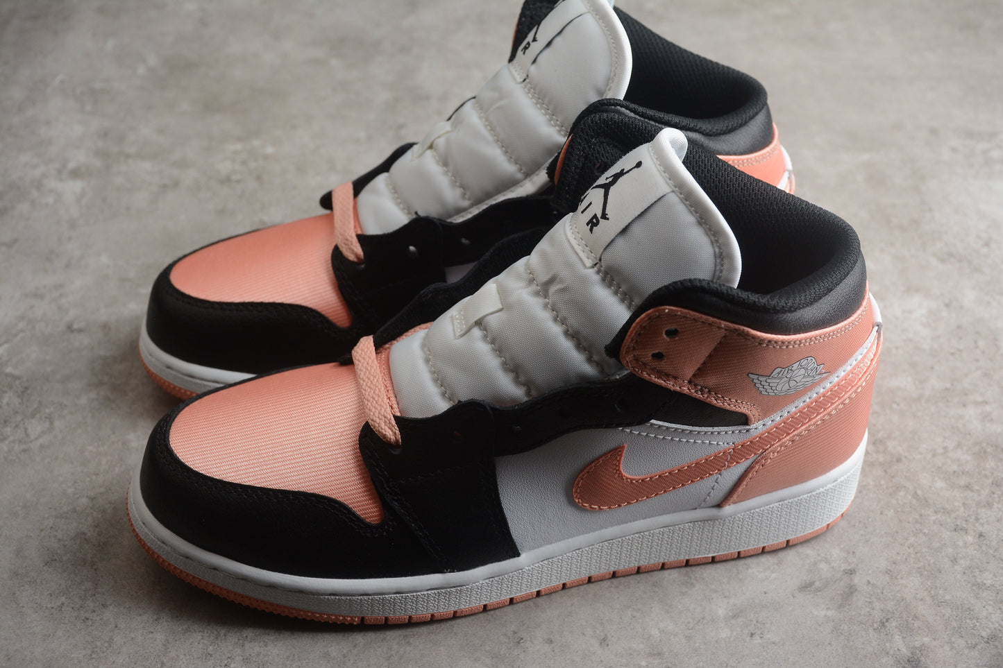 Air Jordan 1 Mid "Light Madder Root" (GS)