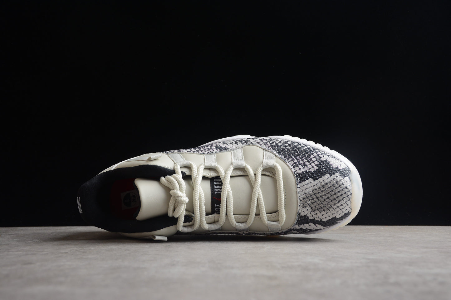 Air Jordan 11 Retro Low " Pure Violet "