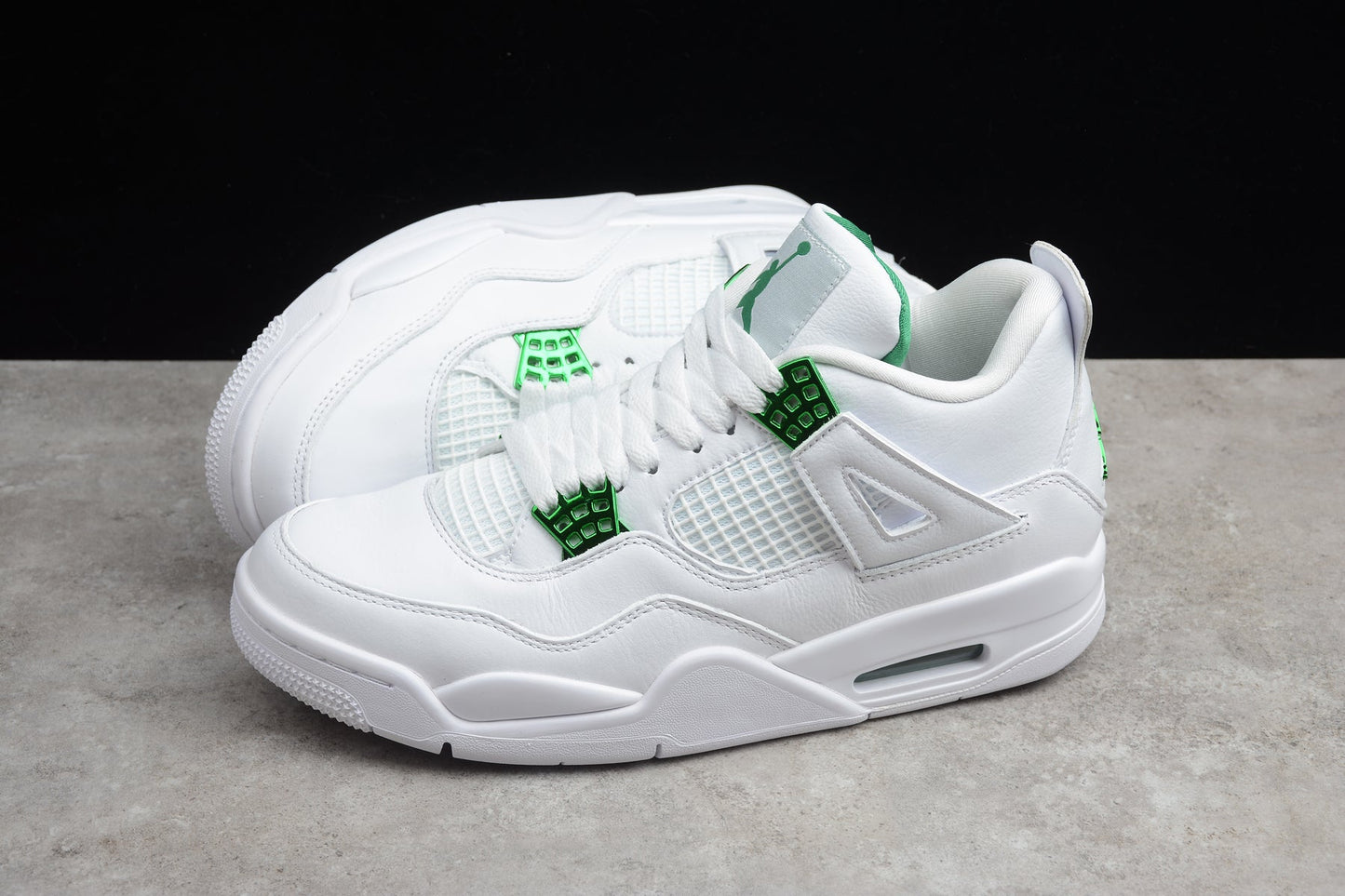 Air Jordan 4 Retro "Metallic Green"