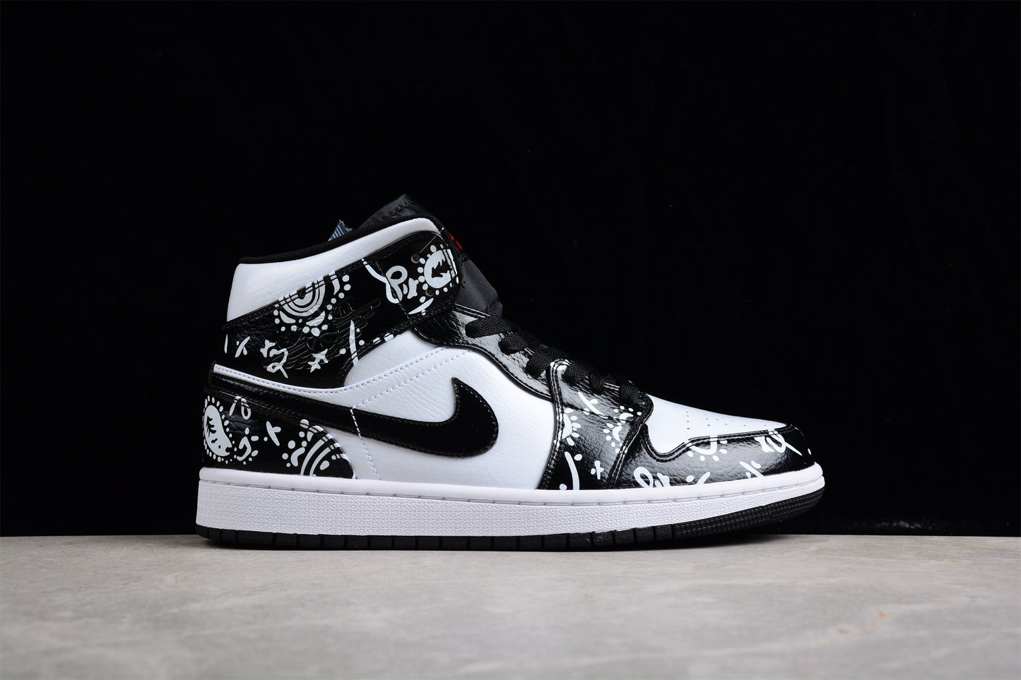 Air Jordan 1 Mid "Monochrome Splatter" Black/White