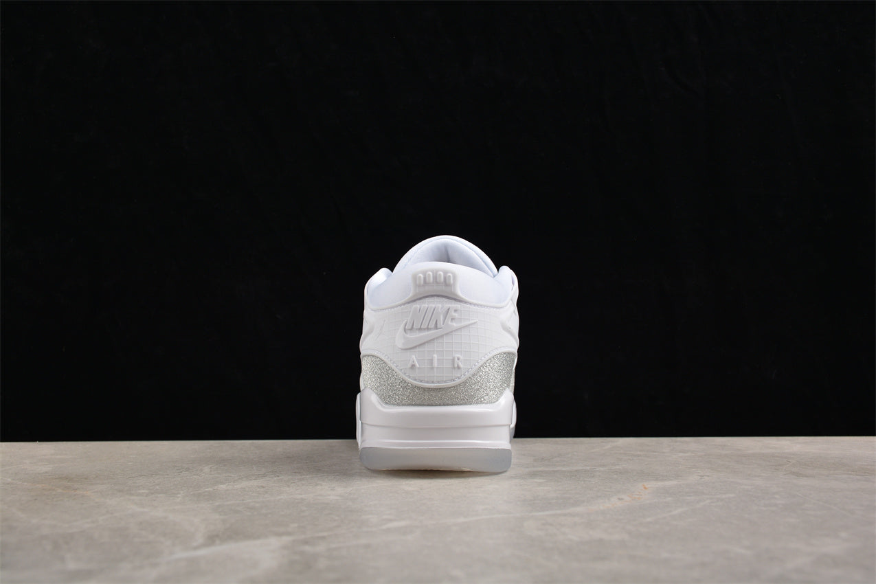 Air Jordan 4 RM "White Metallic Silver"