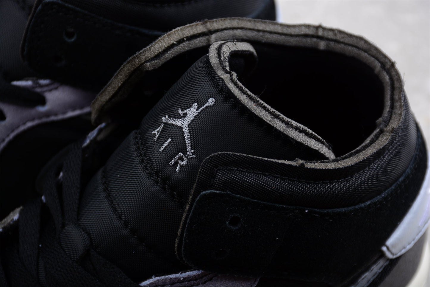 Air Jordan 1 Mid "Inside Out"