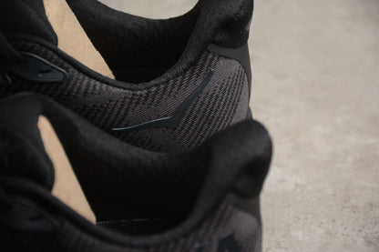 Hoka One One Clifton 9 Triple Black