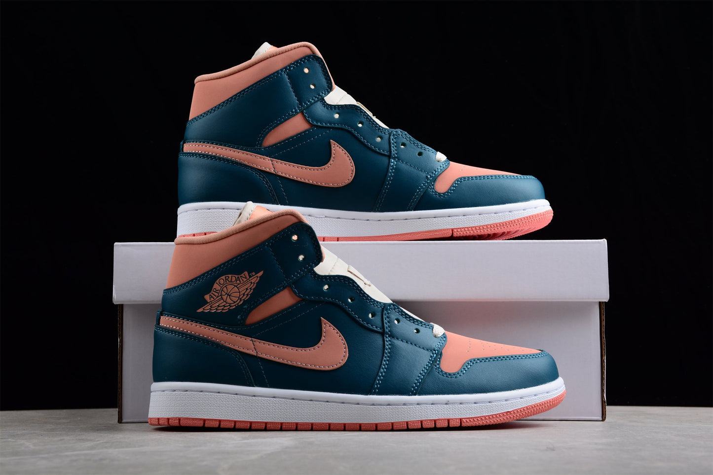 Nike Air Jordan 1 Mid "Dark Teal Green"