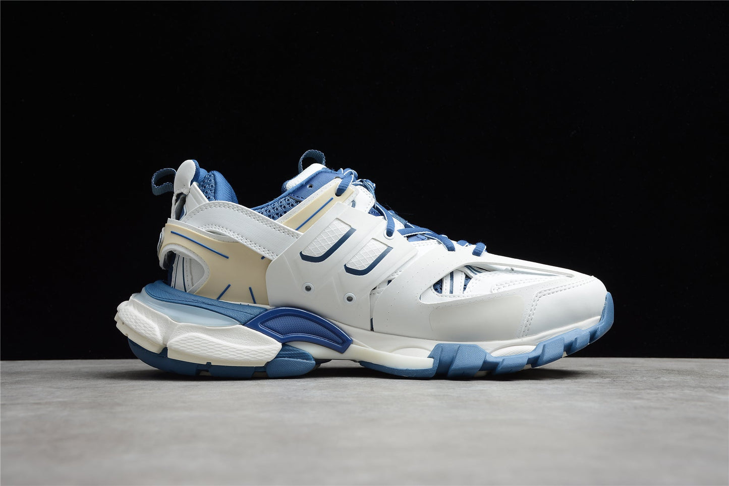 Men's White & Blue Track Lifestyle Sneakers
