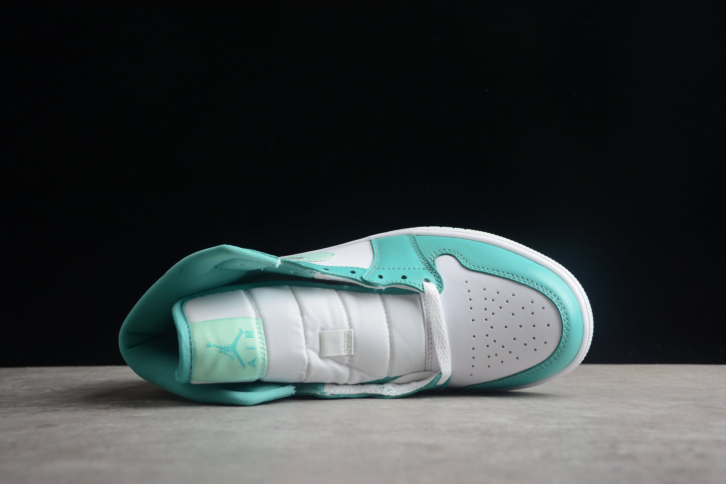 Nike Air Jordan 1 Mid "Washed Teal"