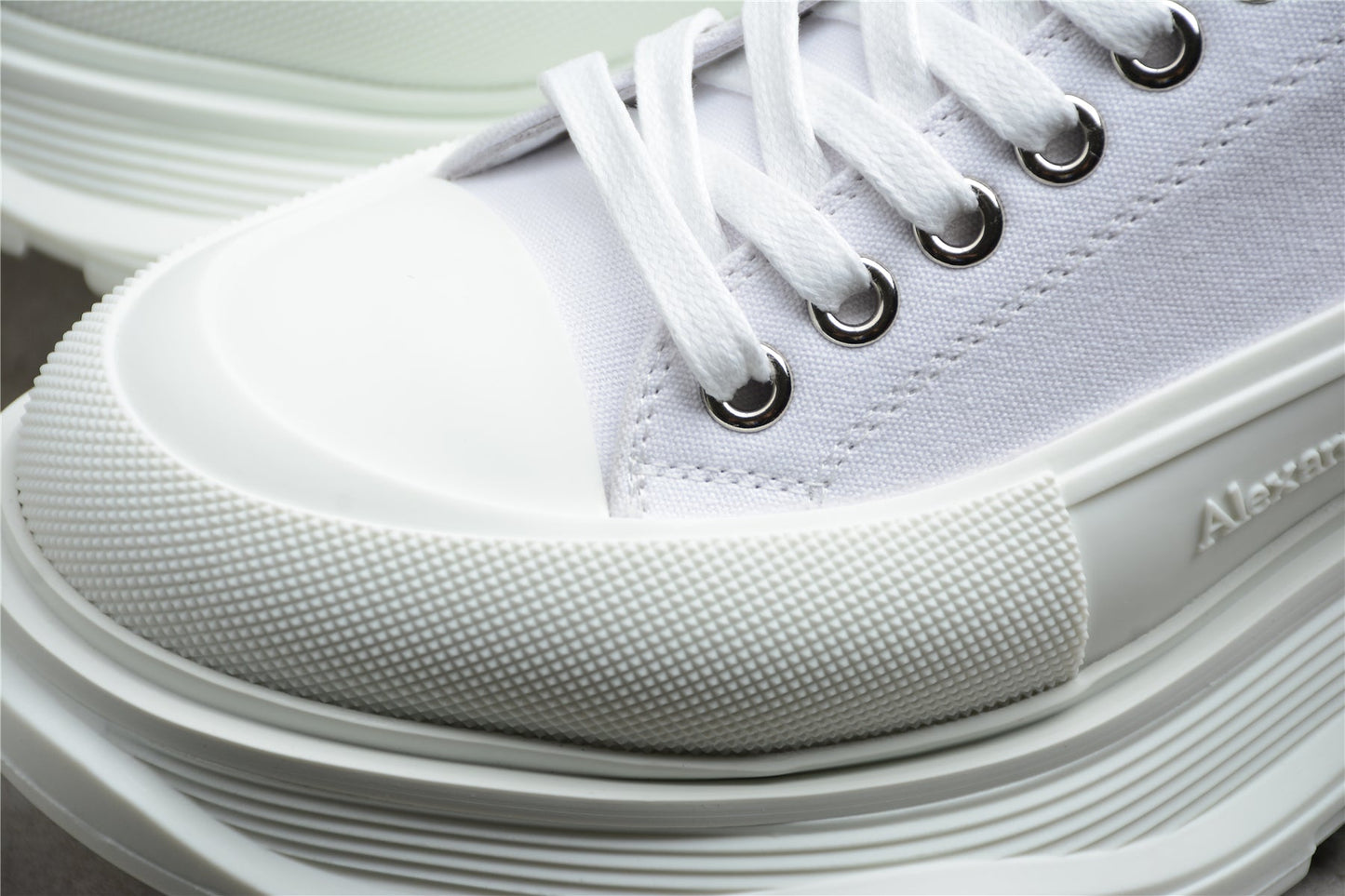 Alexander McQueen Tread Slick Low Lace-Up in White