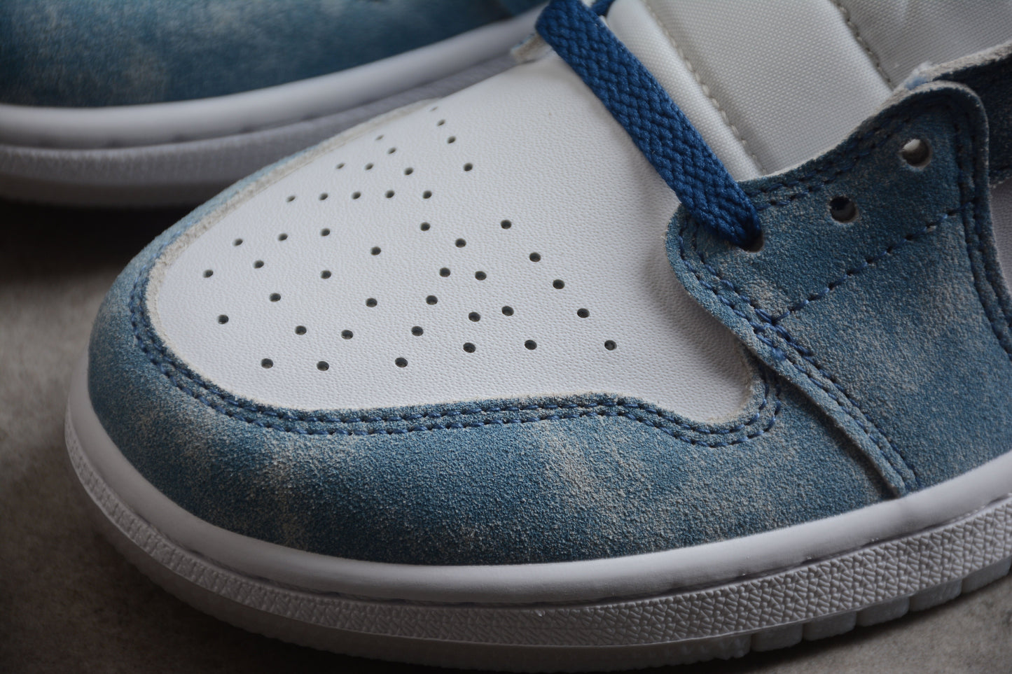 Air Jordan 1 Mid "French Blue"