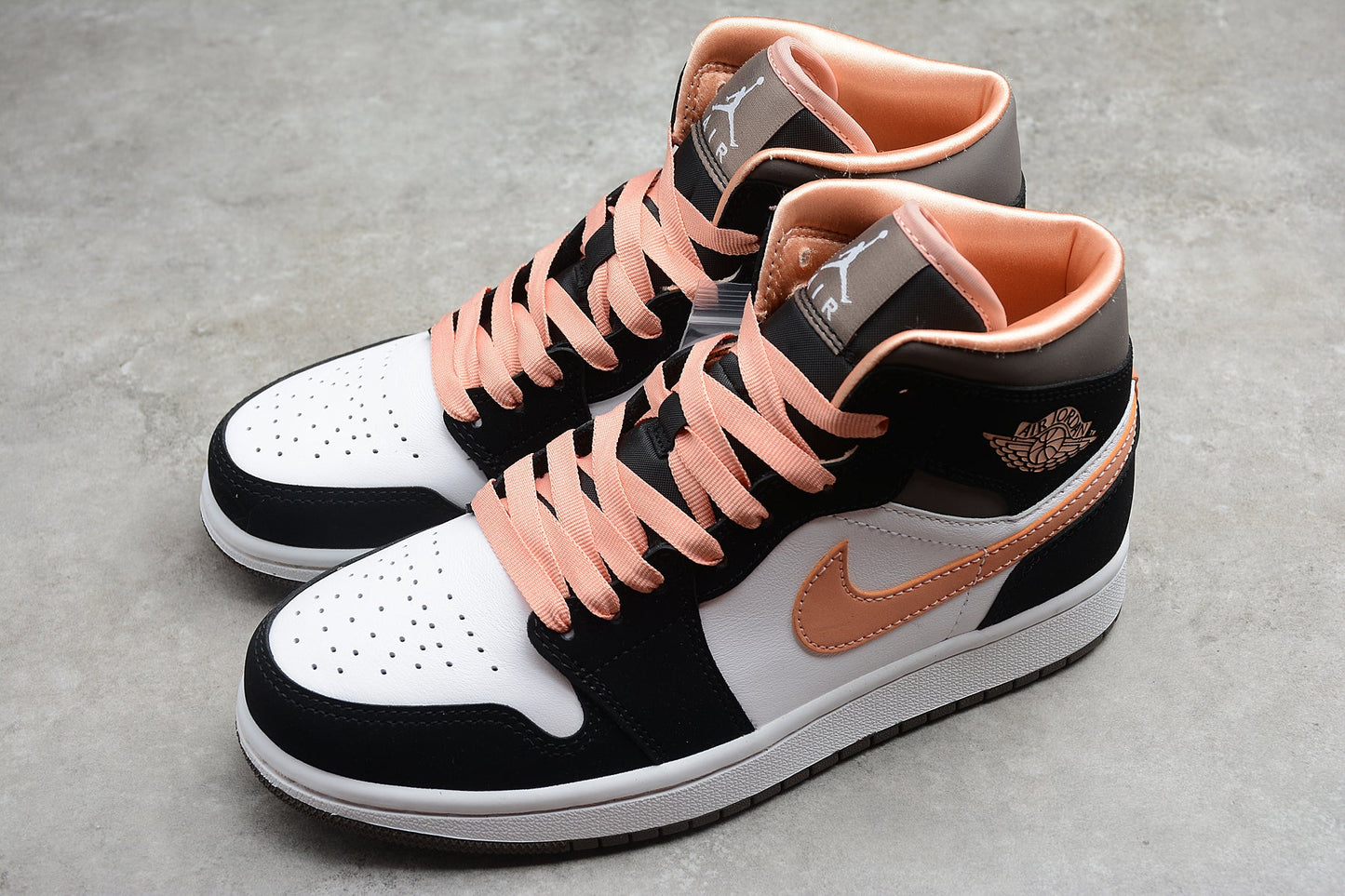 Air Jordan 1 Mid “Apricot Agate”