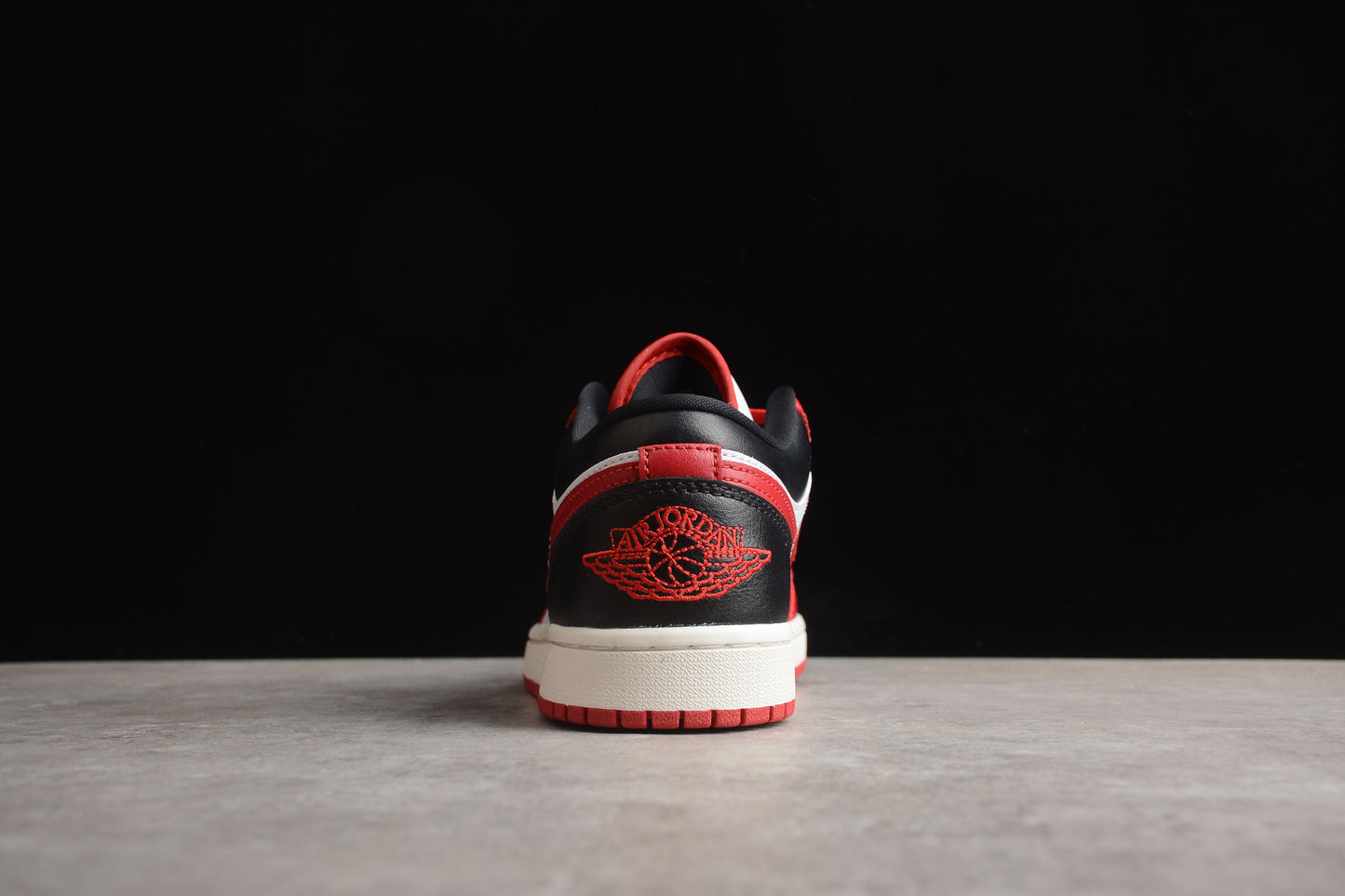 Air Jordan 1 Low "Chicago Bulls"