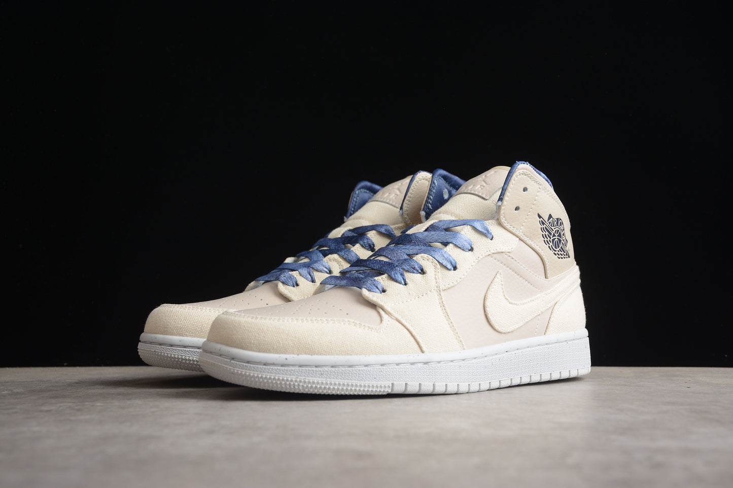 Air Jordan 1 Mid SE "Sanddrift"