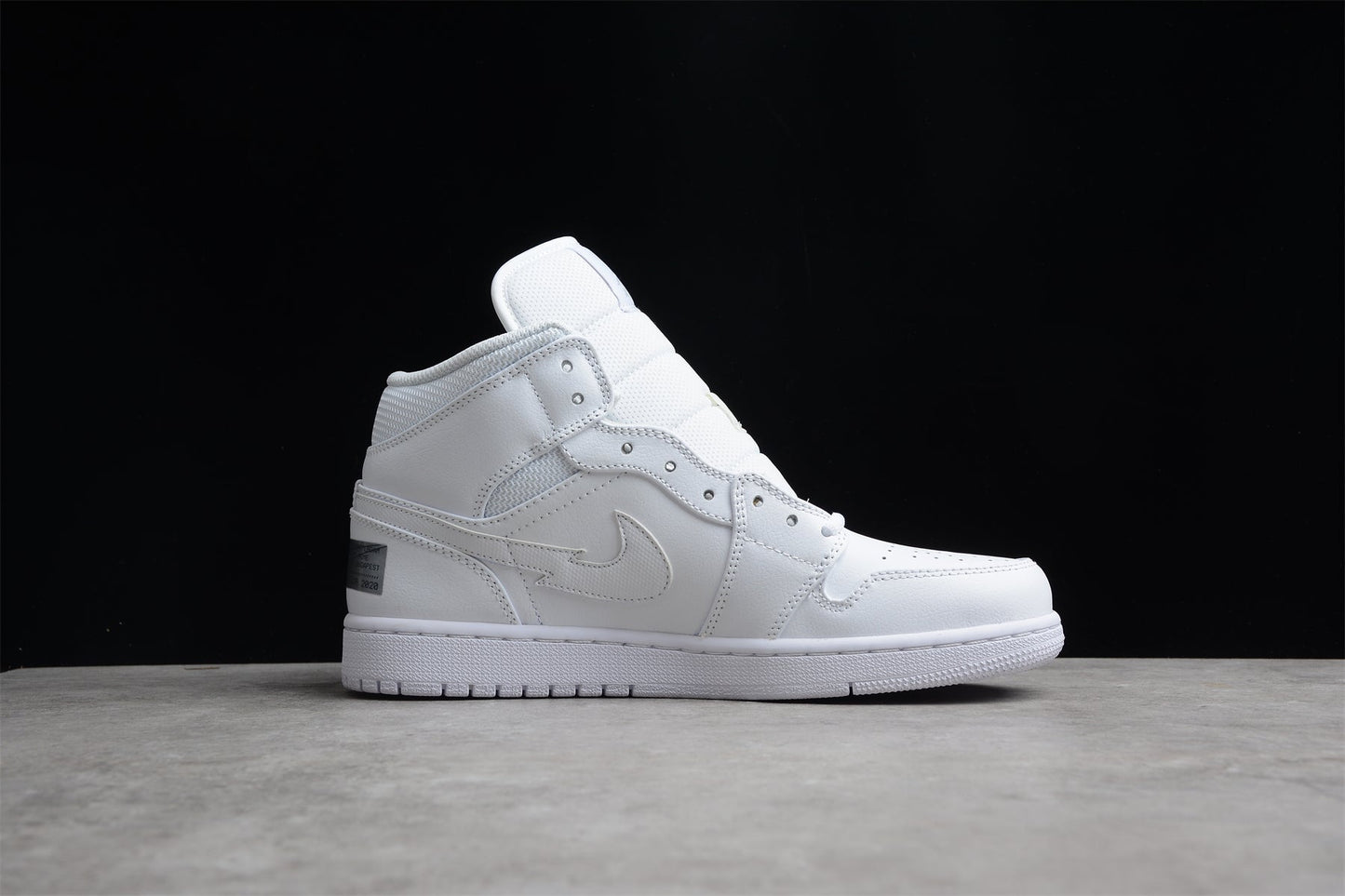 Air Jordan 1 Mid "Euro Tour"