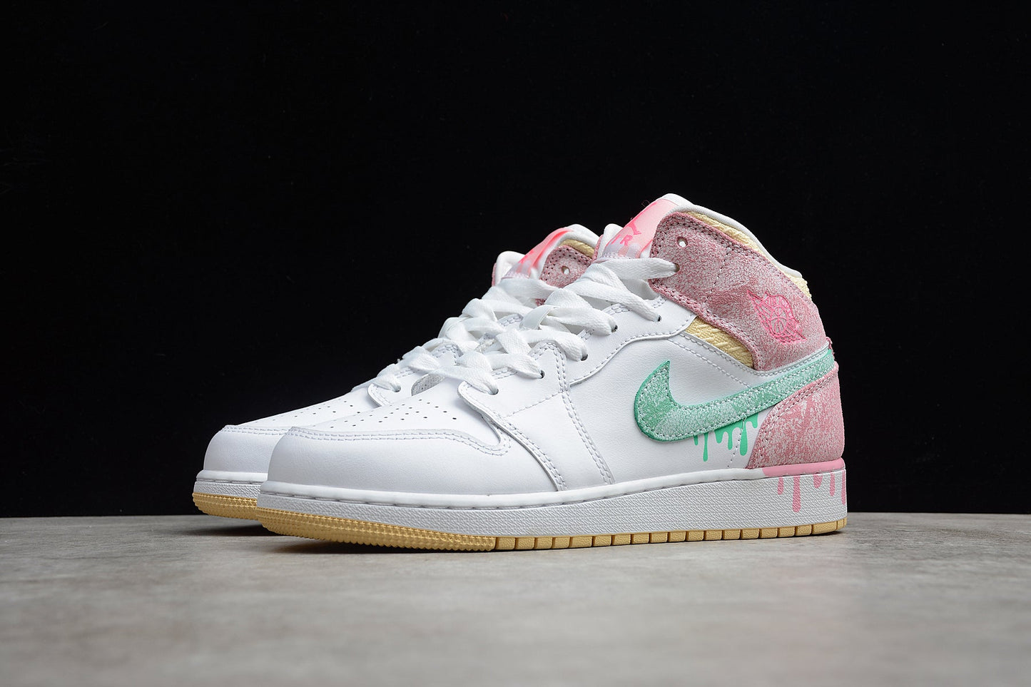 Nike Air Jordan 1 Mid "Paint Drip"
