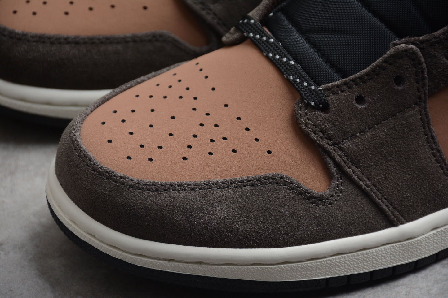 Nike Air Jordan 1 Mid SE "Dark Chocolate Mocha"