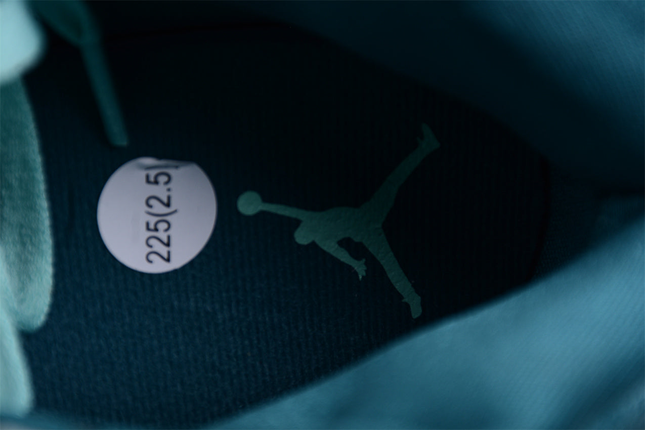Air Jordan 1 Mid SE "Bleached Turquoise"
