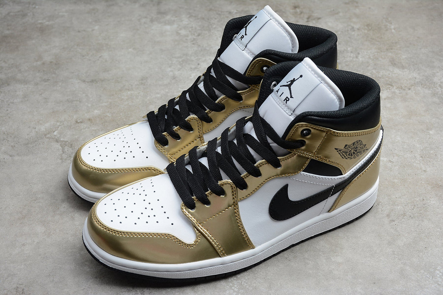 Air Jordan 1 Mid SE "Metallic Gold"