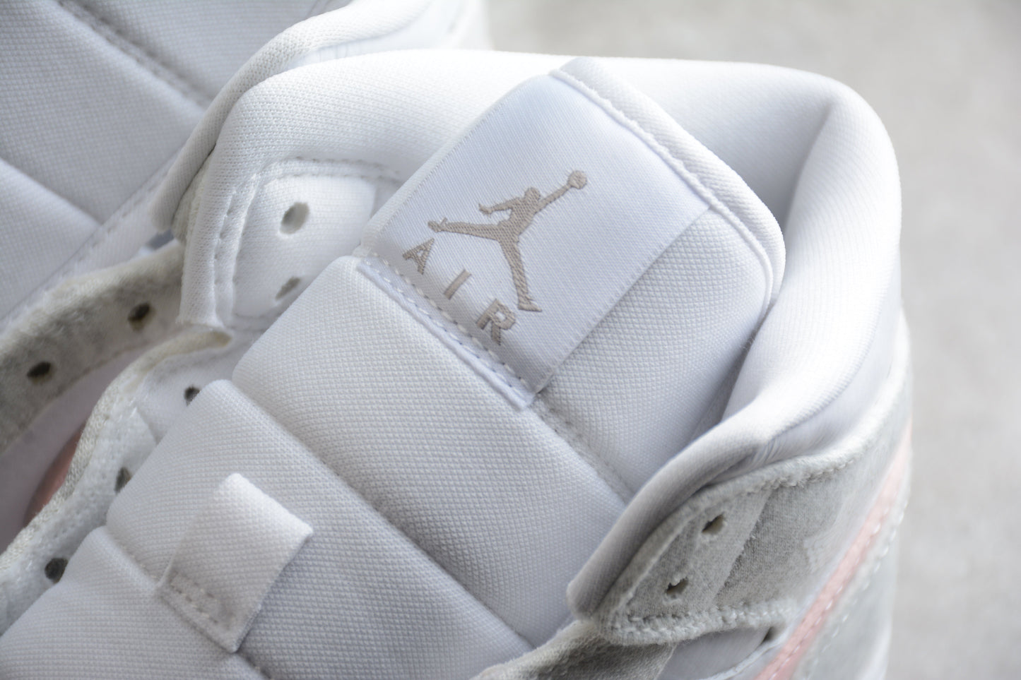 Air Jordan 1 Mid SE "Light Iron Ore"