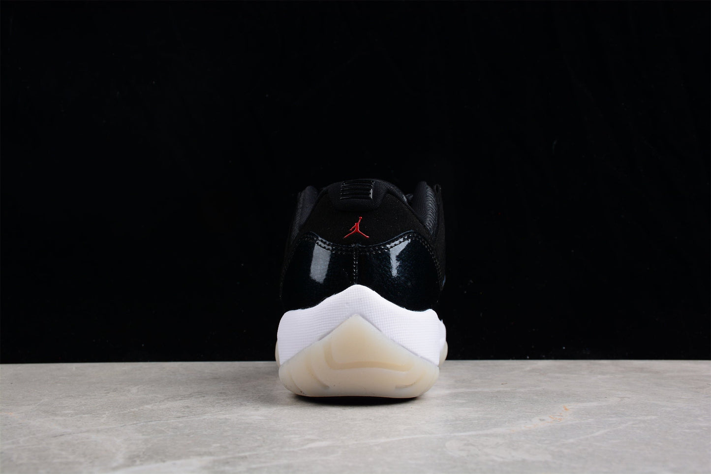 Air Jordan 11 Retro Low "72-10"