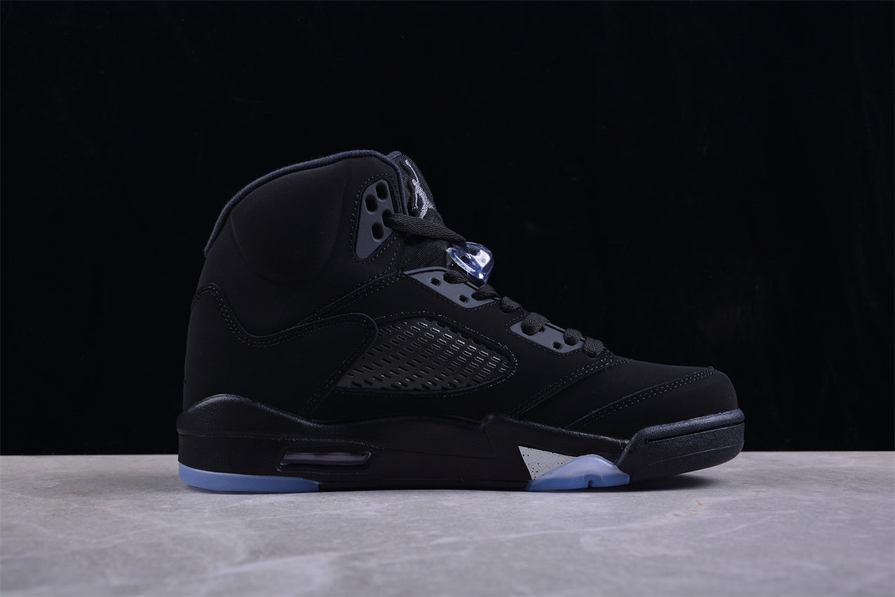 Air Jordan 5 Retro “Black Cat”